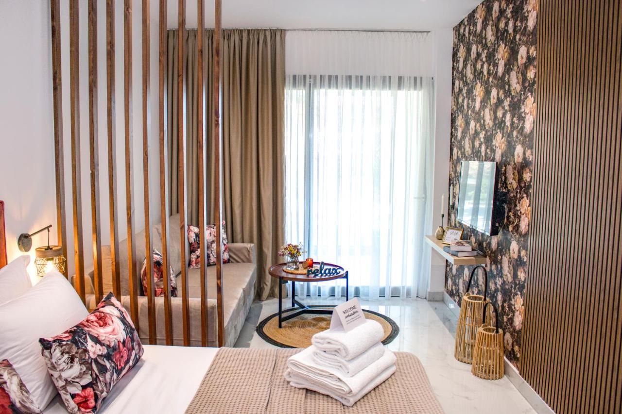 Live The Luxe Apartment Kallithea  Bagian luar foto