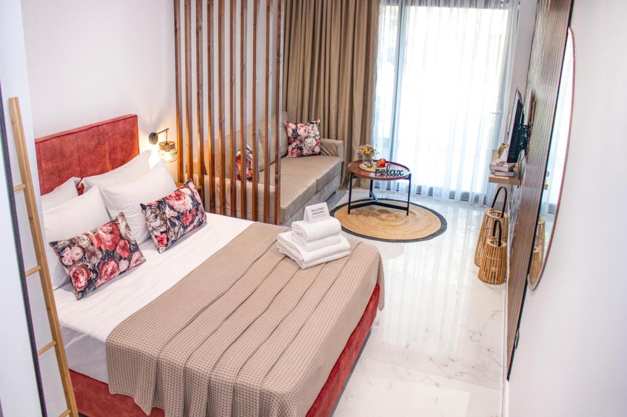 Live The Luxe Apartment Kallithea  Bagian luar foto