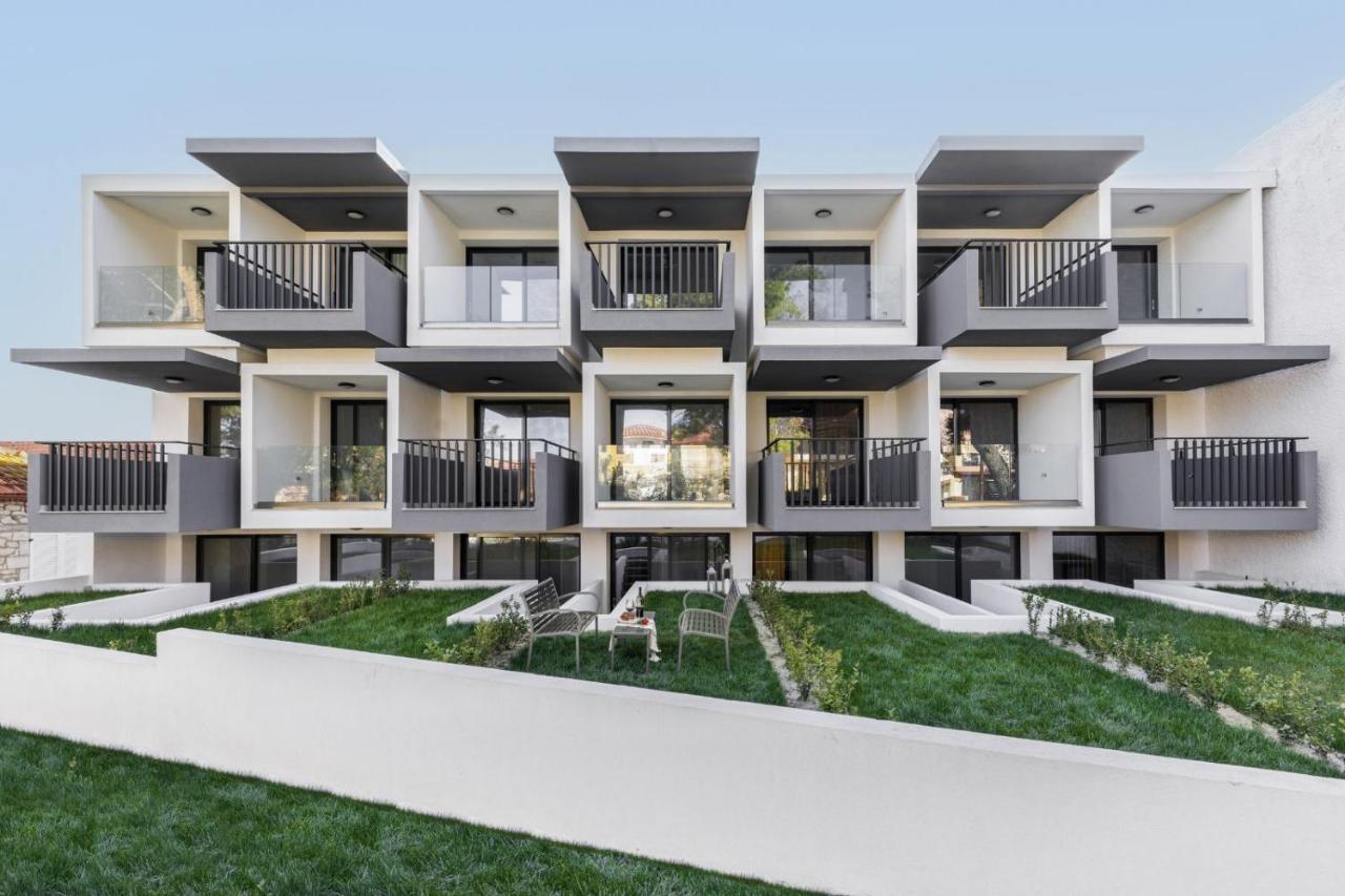 Live The Luxe Apartment Kallithea  Bagian luar foto
